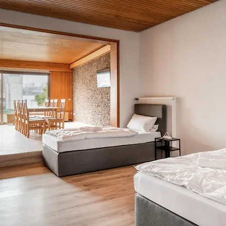 Zentrales - 8 Boxspringbetten - Netflix Apartment